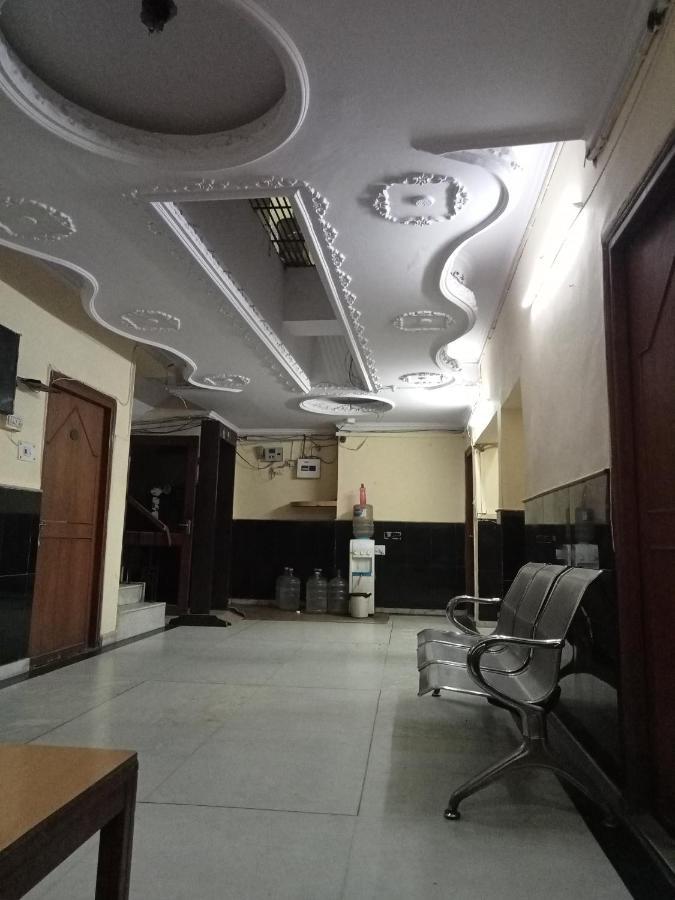 Hotel Raj Hans Dx New Delhi Exteriör bild