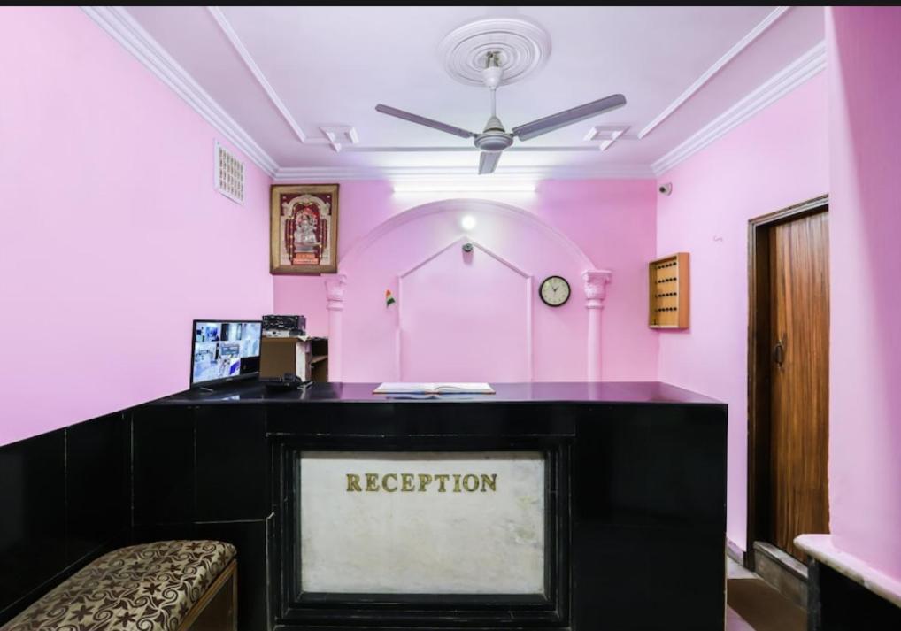Hotel Raj Hans Dx New Delhi Exteriör bild