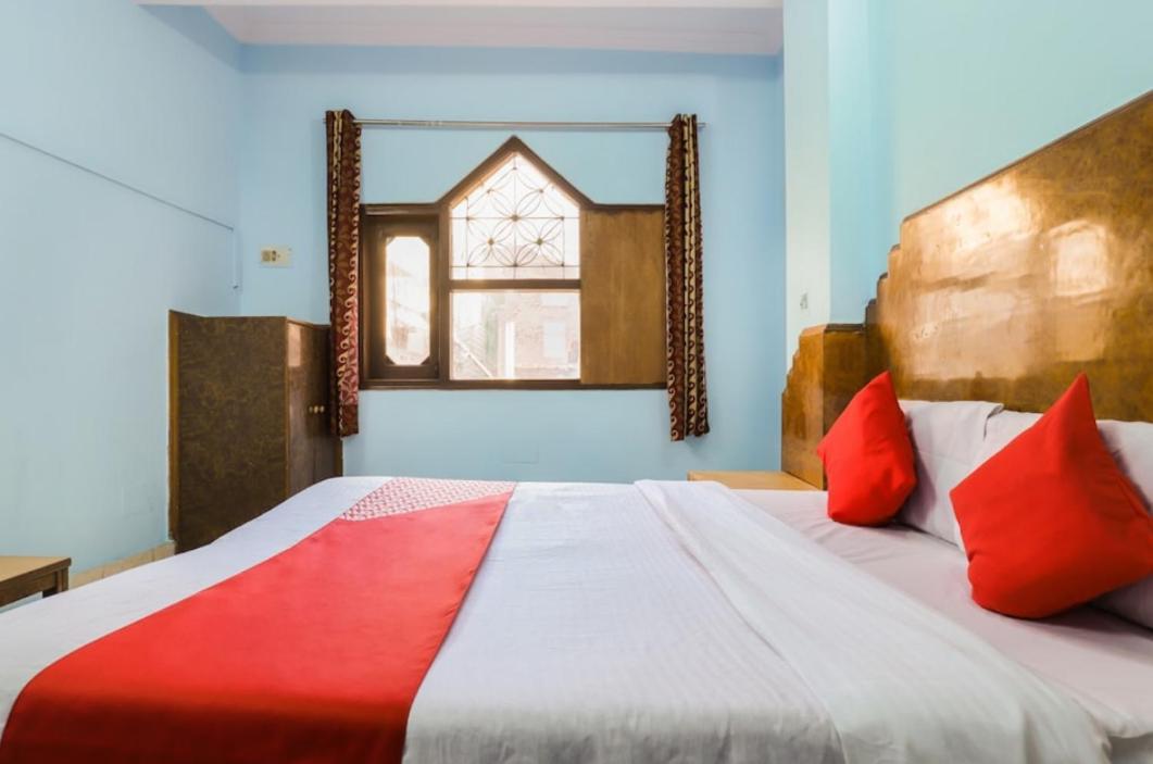 Hotel Raj Hans Dx New Delhi Exteriör bild