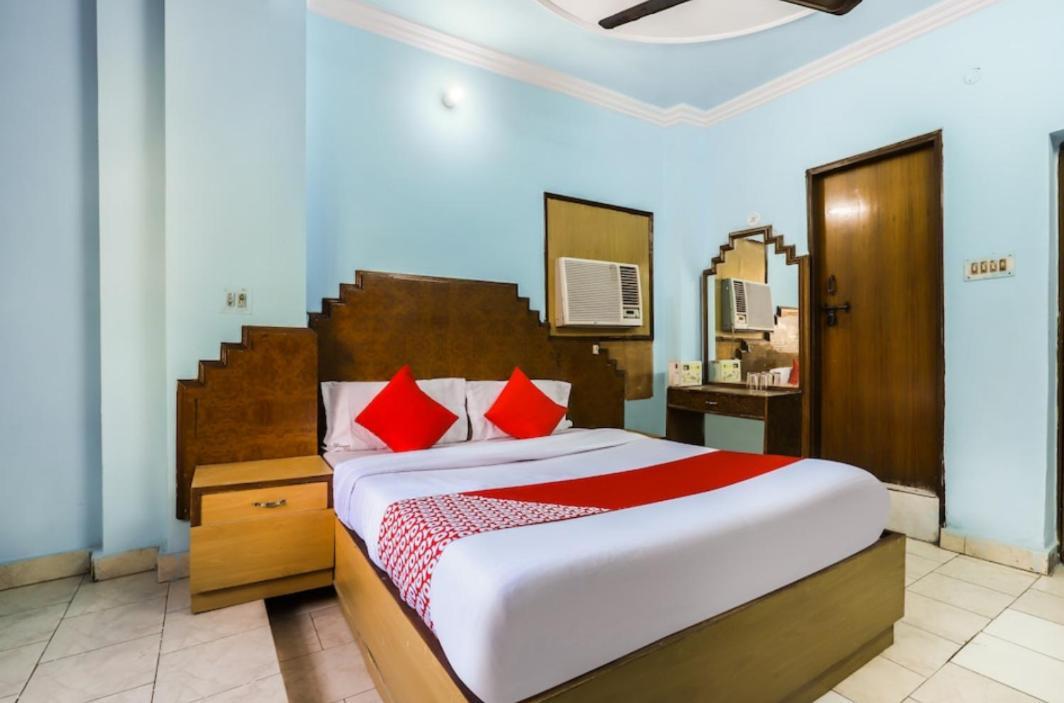 Hotel Raj Hans Dx New Delhi Exteriör bild